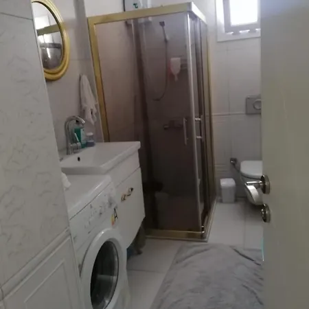 Plaja Ve Merkeze Araçla 8 Dakika 1+1 Daire